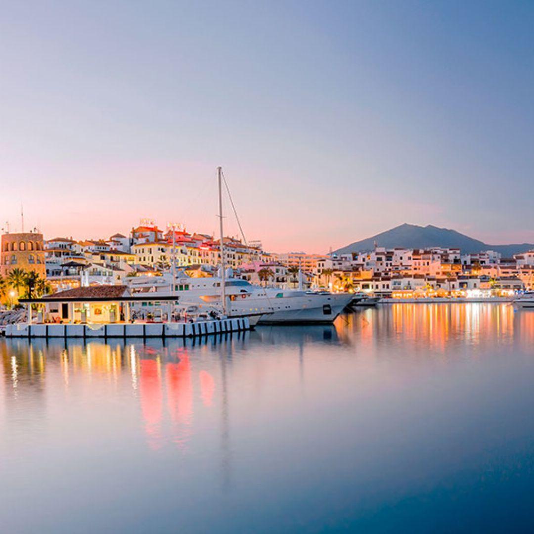 Image hover effect image